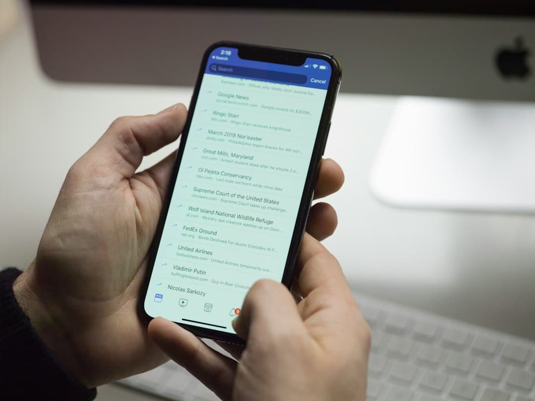 Écran de smartphone affichant une notification de mise à jour d'application
