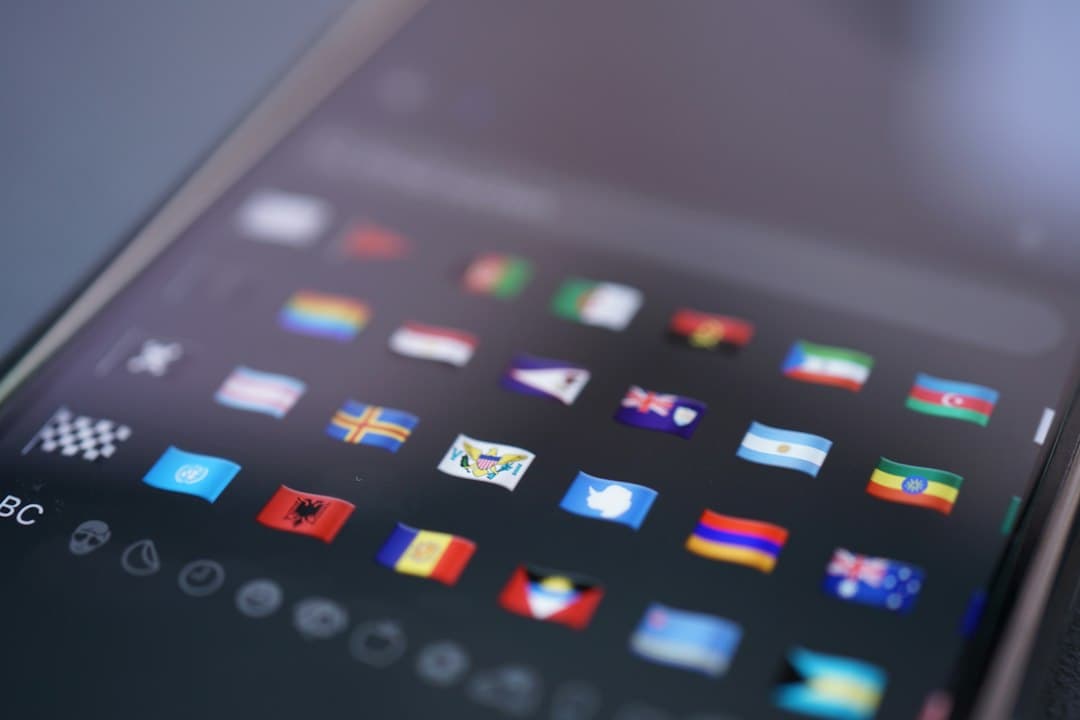 Plusieurs applications de streaming affichées côte à côte sur un écran de smartphone